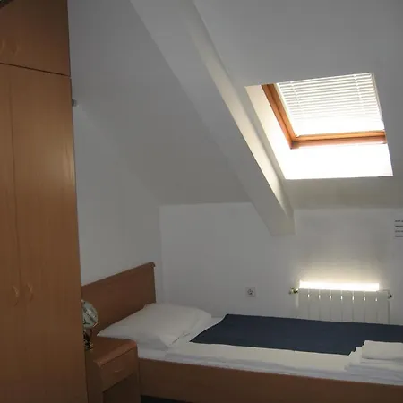 Veli Joze فندق بولا