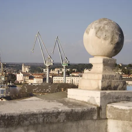 Veli Joze فندق 2*