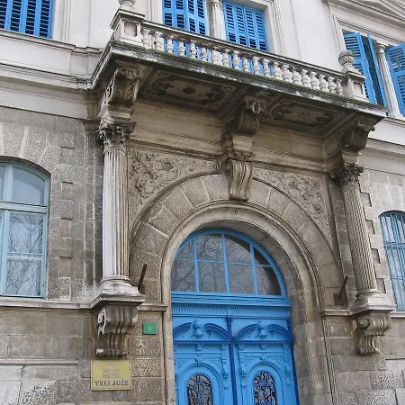 Veli Joze Hotel